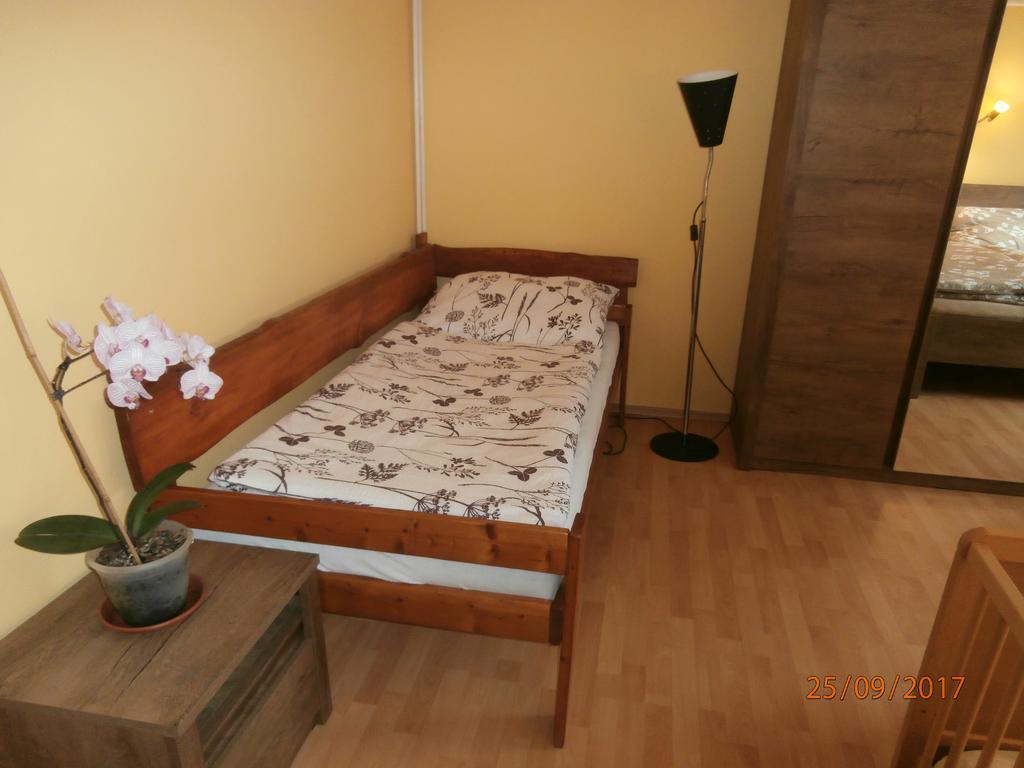 Apartman Aya Janov nad Nisou Exteriör bild