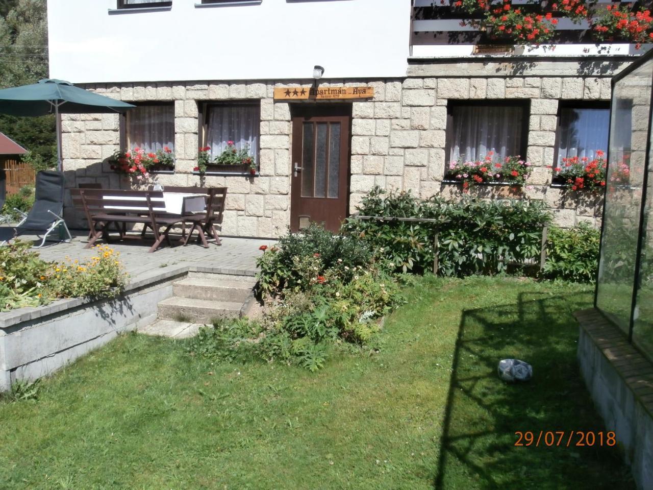 Apartman Aya Janov nad Nisou Exteriör bild
